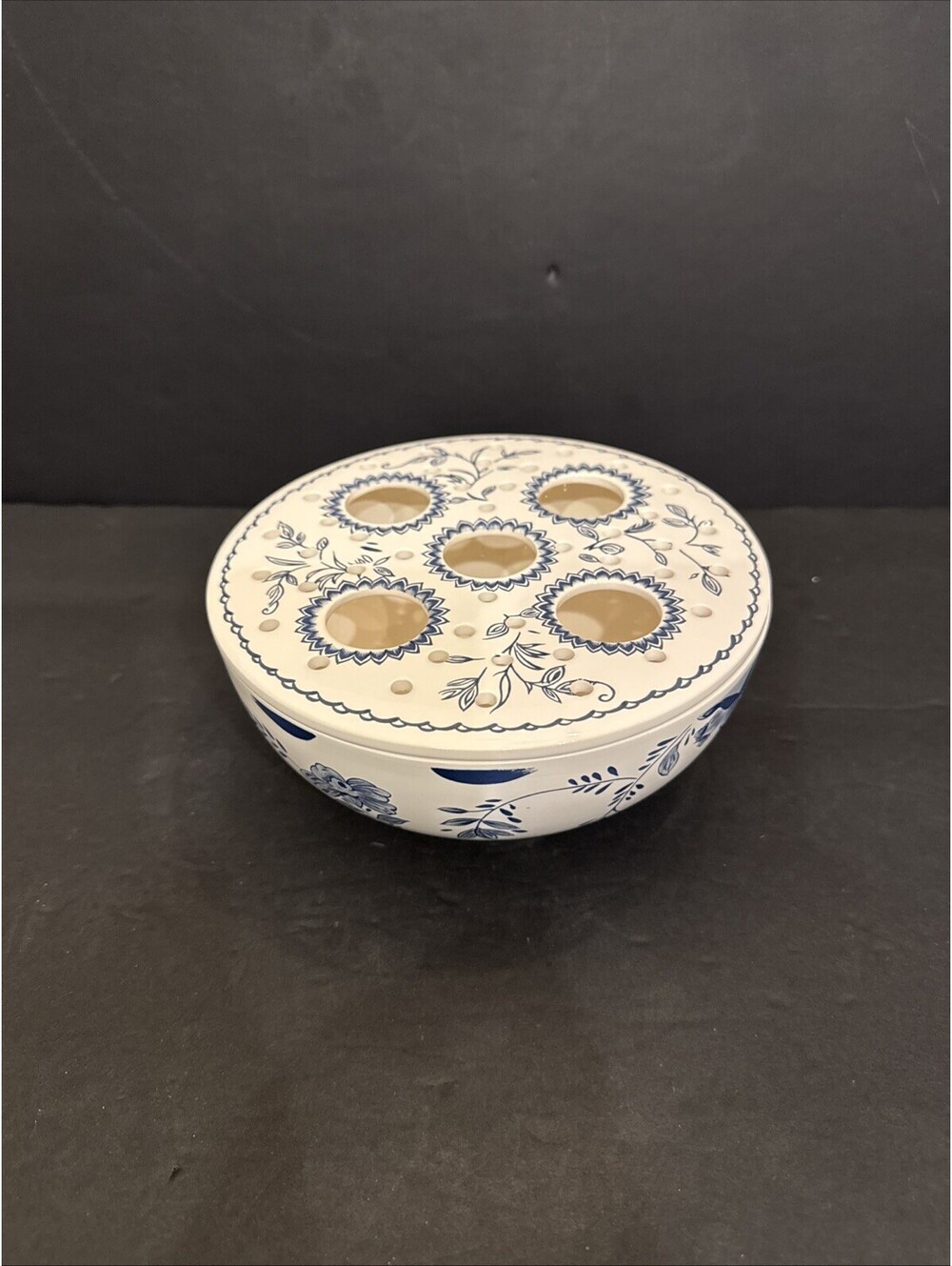 Flower Frog Bulb Pot by Mottahedeh Metropolitan Museum Blue & White Portugal